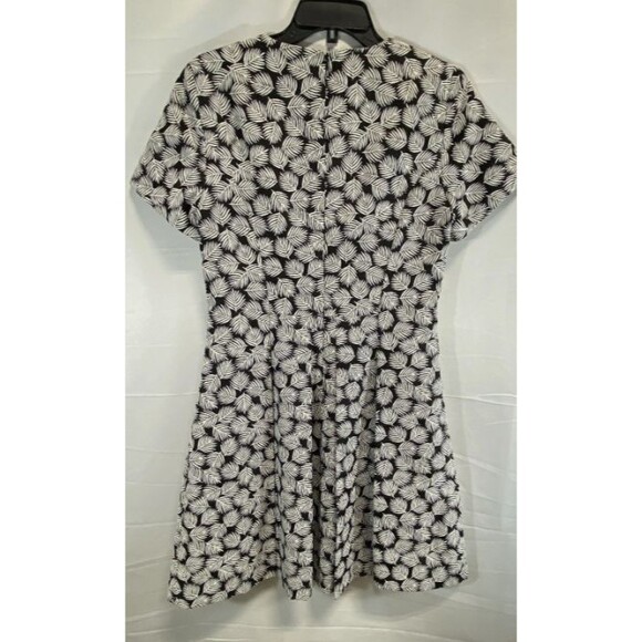 Michael Kors Black Leaf Print Short Sleeve Fit Flare Dress Size 8 NWT - Picture 3 of 8